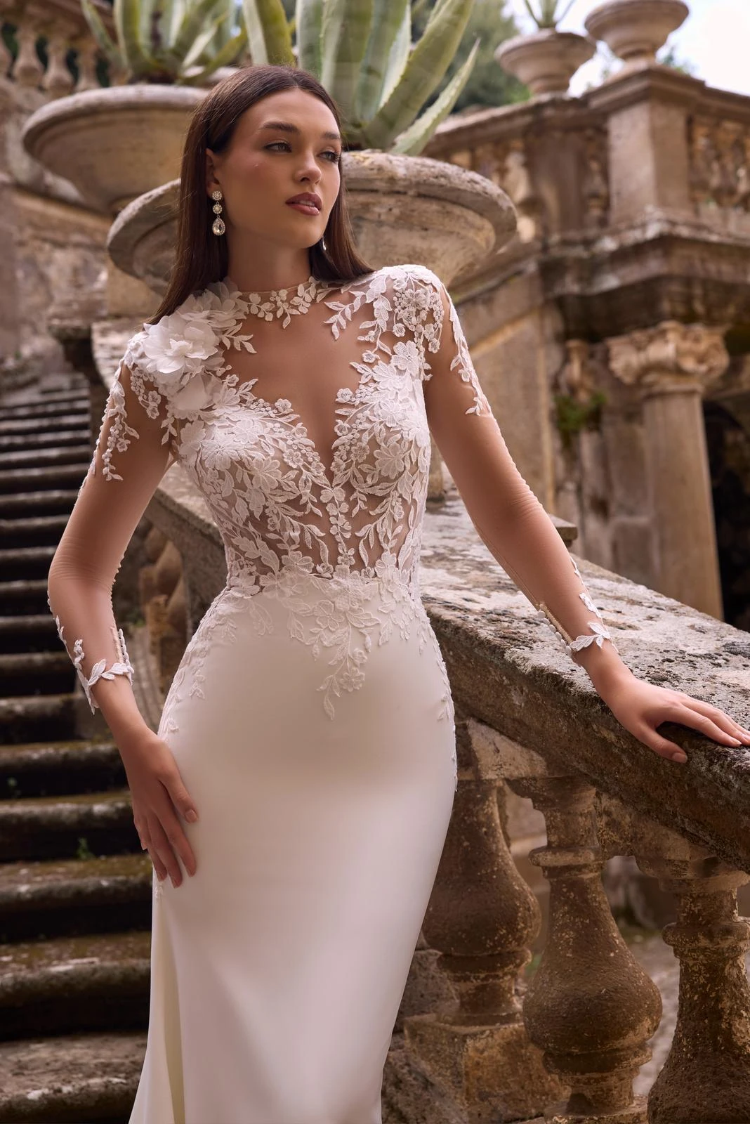 Abito da sposa Madeline Gardner: dettaglio dello scollo e delle maniche