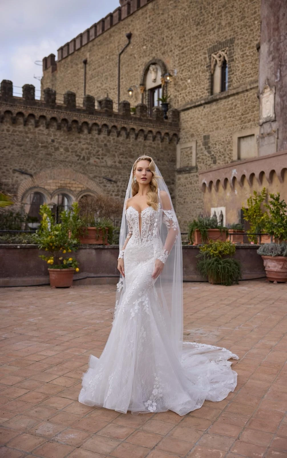 Abito da sposa Morilee: abito con velo a figura intera